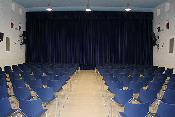 Centro Polifunzionale Giovanni Paolo II - Curtains for multi-purpose ...